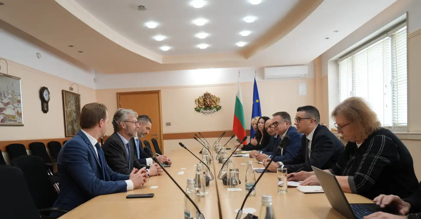 Министър Дилов и вицепрезидентът на Европейската инвестиционна банка обсъдиха възможностите за финансиране на български компании