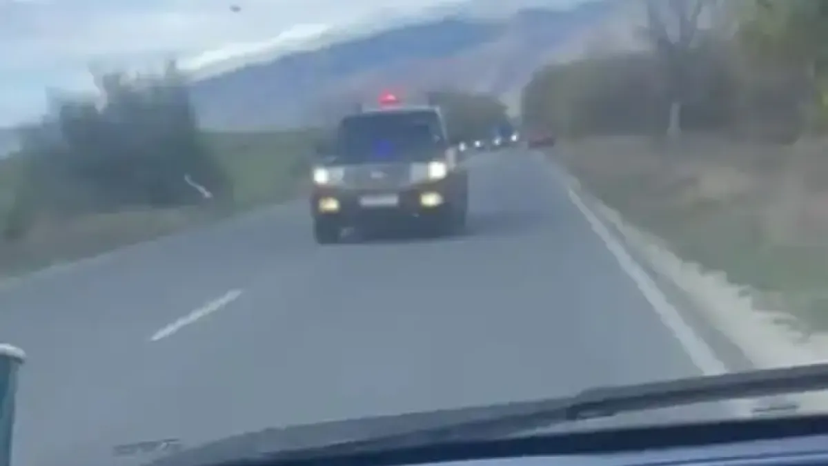 Скандално Видео! Кортеж със сини лампи фучи бясно в насрещното край Пловдив