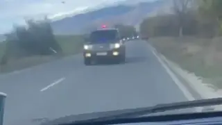 Скандално Видео! Кортеж със сини лампи фучи бясно в насрещното край Пловдив