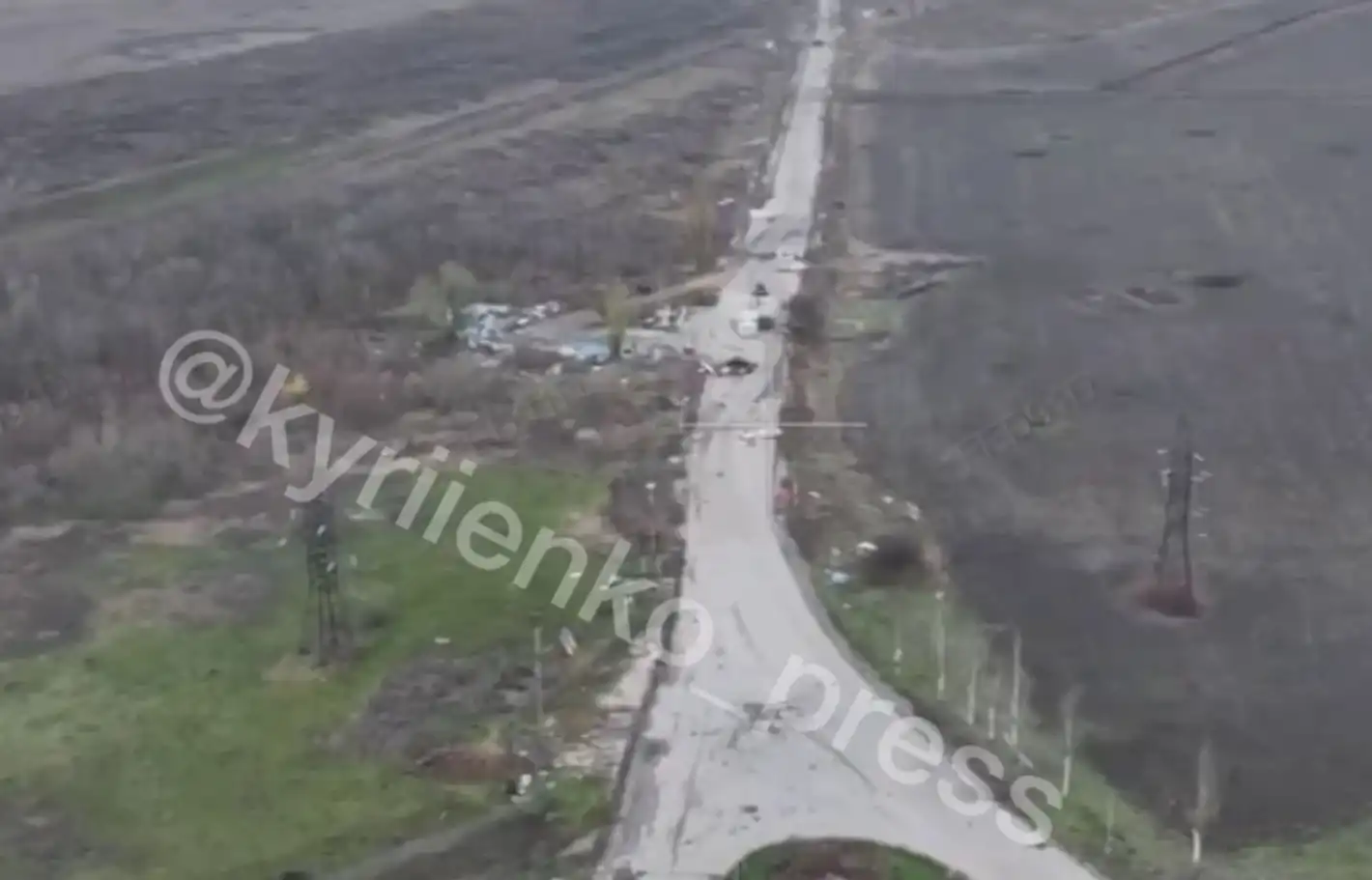 ВСУ разби руската колона, „пробила“ в Покровск в мъглата, видео показа последствията