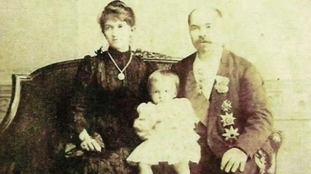 Поликсена - голямата любов на Стамболов, прави олтар  с отсечените му ръце