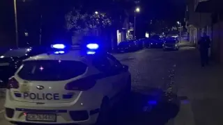 Акция и арести в Пловдив! Полицаи заклещиха кола, младежи са с белезници