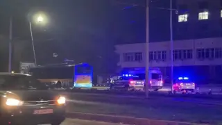 Извънредна ситуация по тъмно с електробус на градския транспорт в София Снимки