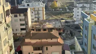 "Без въздух": Къща във "Възрожденци" изчезна сред 6 блока, Кърджали гони рекорд