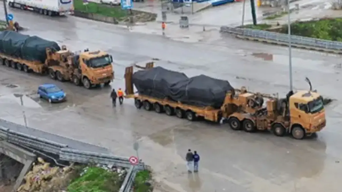 Какво става? Турция прати 38 танка към България Снимки