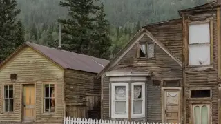 Селище, сякаш излязло от филм на ужасите: прокълнато, изоставено и забранено за посетители Видео