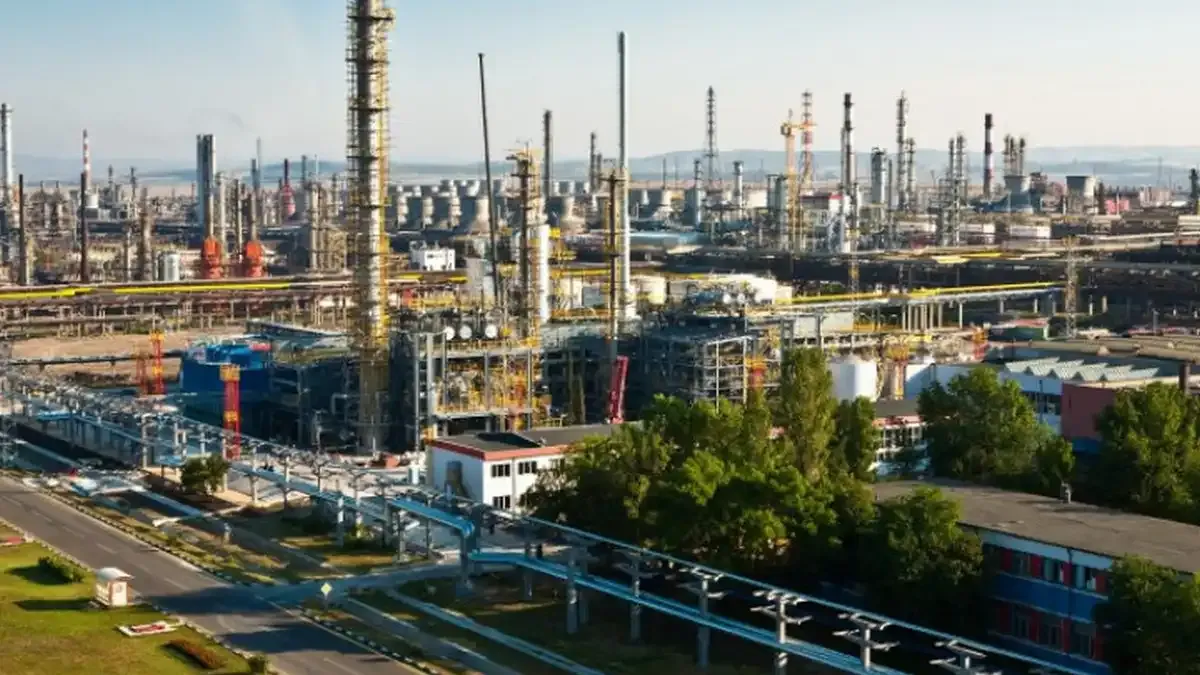 Американски гигант поглежда към рафинерията в Бургас