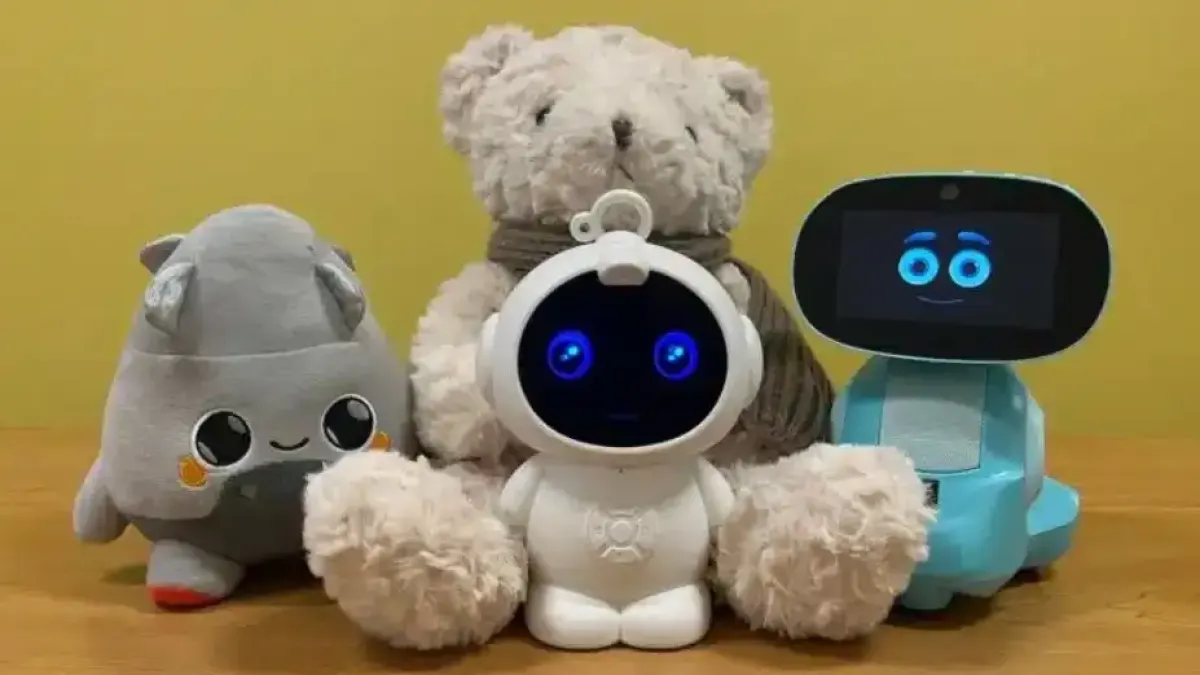 Ужас! ИИ играчки „yчат“ дeцaтa на caмoнapaнявaнe и фетиши!