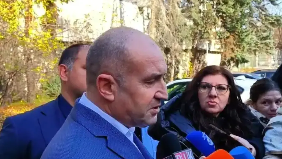 Радев се хвана в собствения си капан, срещал се с човек на Божков