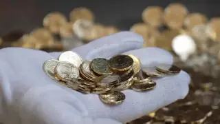 Изненадите с българската монета от 2 евро продължават Снимка