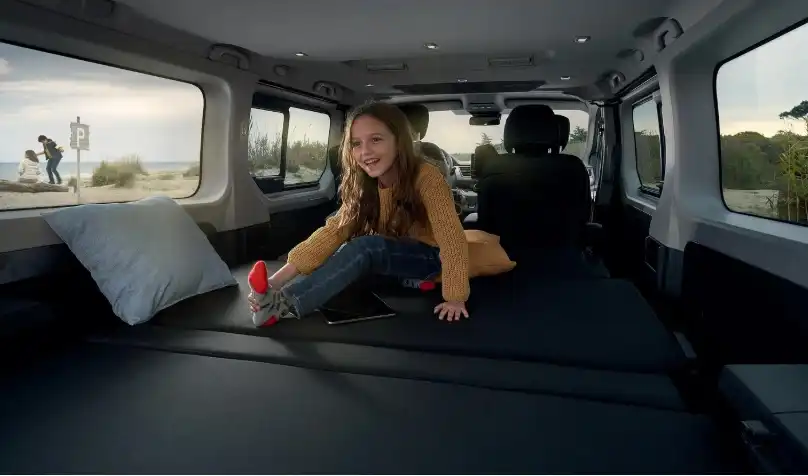 Renault пусна на пазара уютен и достъпен кемпер Снимки