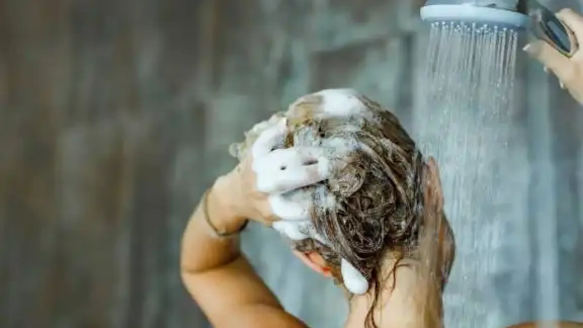 Сбогом на мазната коса: Тези трикове ще удължат чистотата до 7 дни