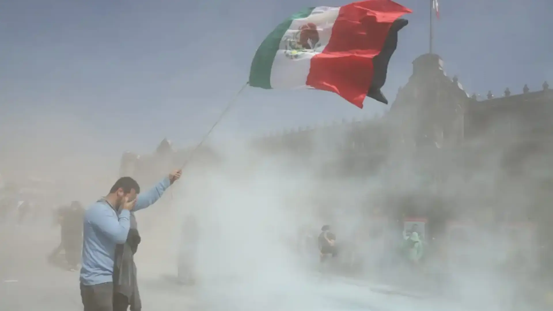 Масови безредици в Мексико, искат главата на президента Видео