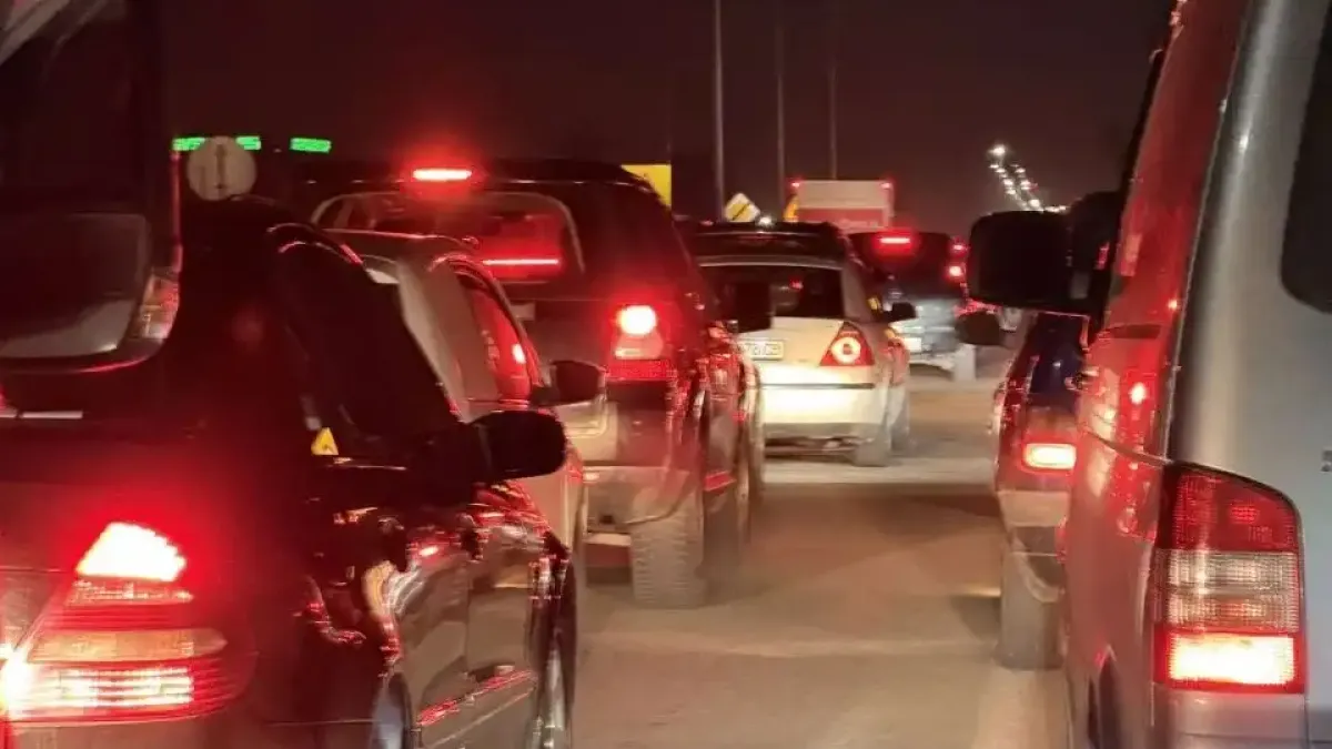 Меле с мотор затапи пътя Пловдив–Асеновград, колите не помръдват Снимки