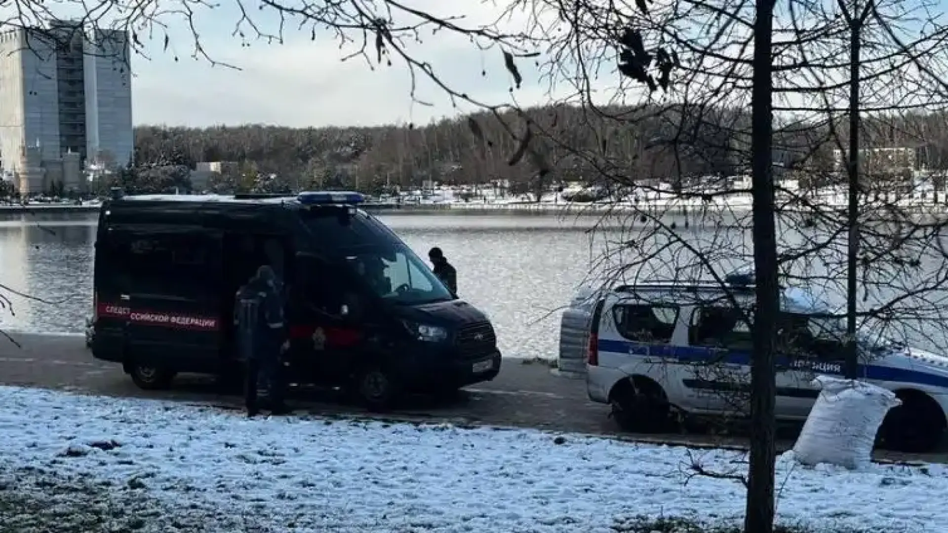 Зловещо: Работници откриха детска глава в езеро Видео 18+