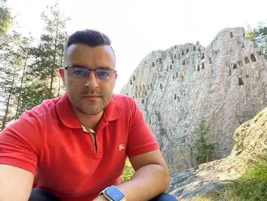 Клъшърс: Не би трябвало да са живи, а ето те са Видео