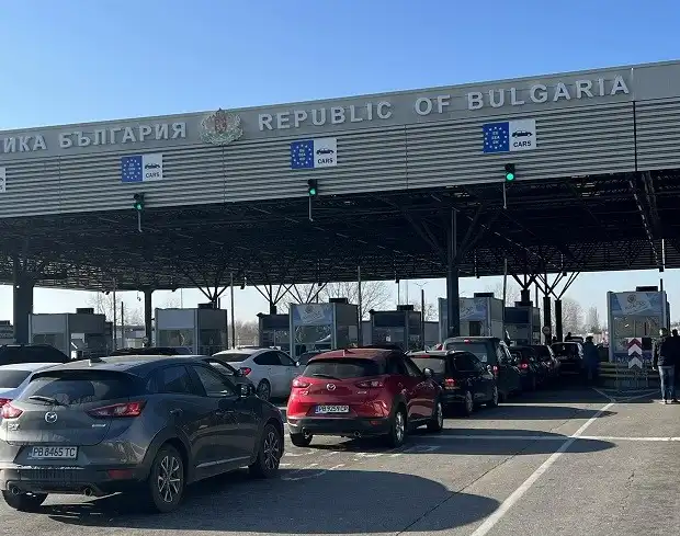 Митничари спряха за проверка автобус на "Капитан Андреево" и се хванаха за главите
