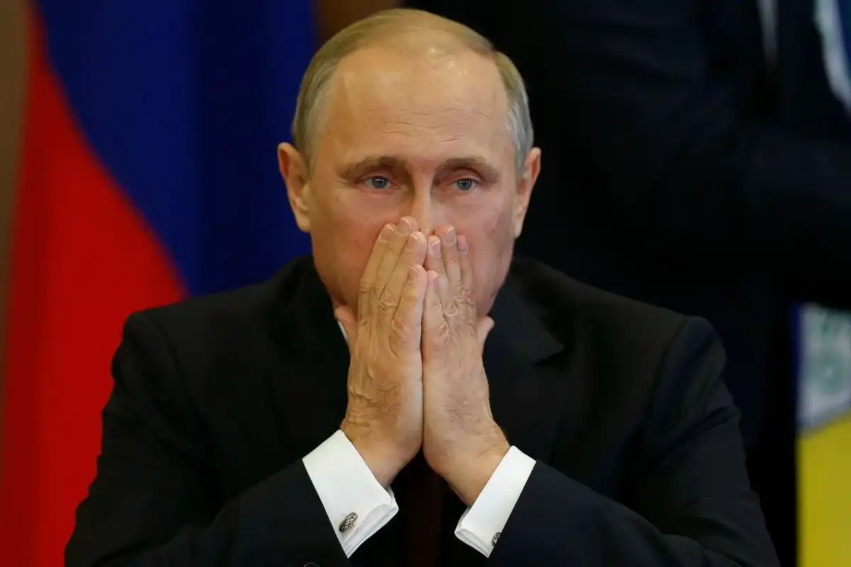 Пирамида в пика си: Предупредиха за неизбежния фалит на Русия