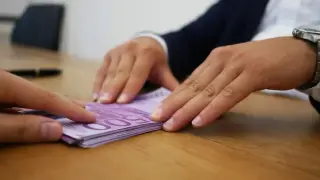 От идния месец влиза в сила промяна за плащанията в Гърция
