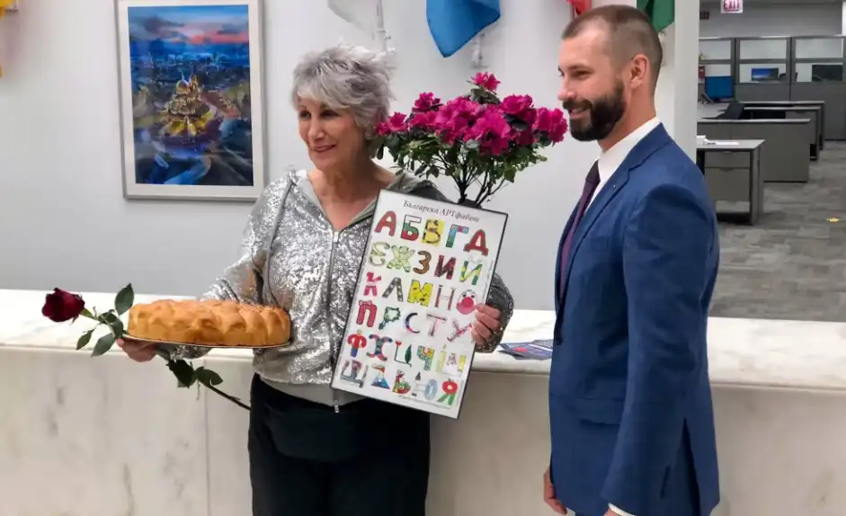 "Баба със сива коса" и влюбена в България се гласи за кмет на Чикаго