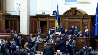 Скандали тресат Радата, партията на Порошенко иска оставката на...