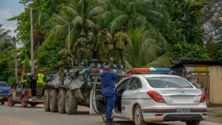 Въоръжени мъже на мотори отвлякоха 25 ученички, полицията не ги спаси