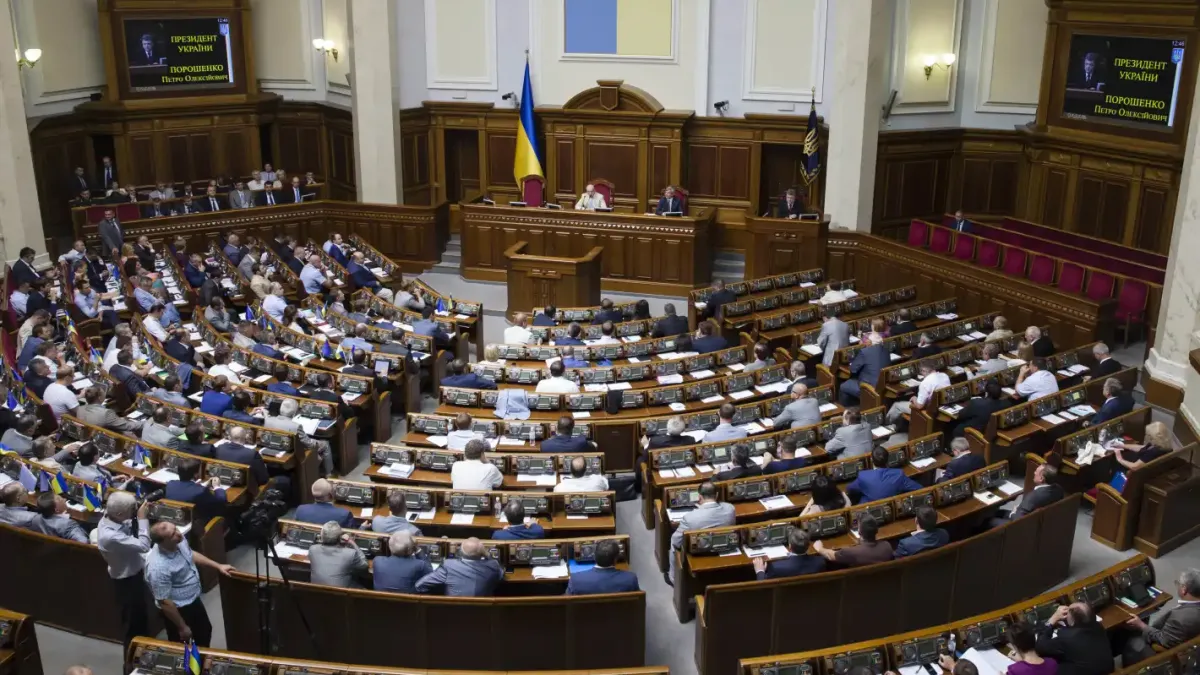 Украински министър избяга от страната заради корупция