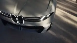 Новото BMW на ток изненада с пробег с едно зареждане Видео