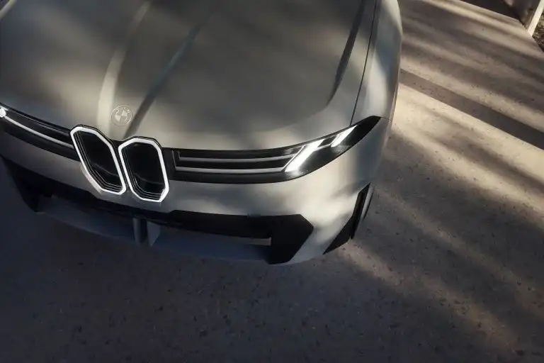Новото BMW на ток изненада с пробег с едно зареждане Видео