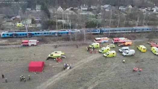 Десетки ранени при сблъсък на два влака Видео