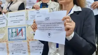 Протестът в НСИ: Служители получават под 900 лв. заплата