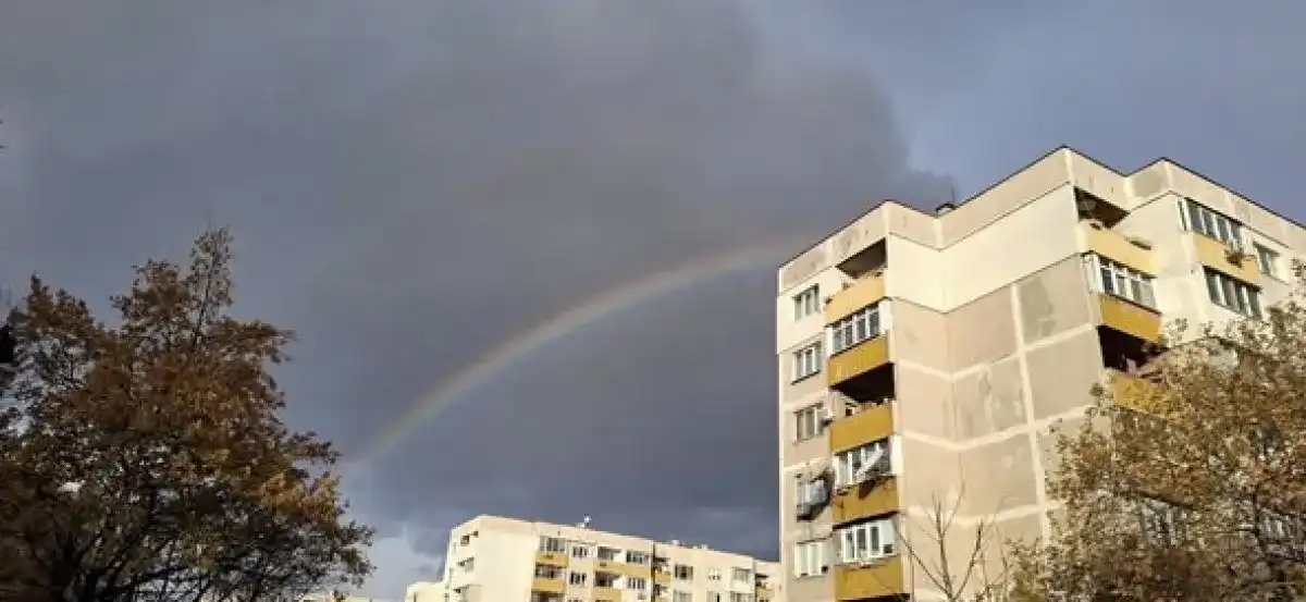 Красота в небето на София, столичани се усмихват