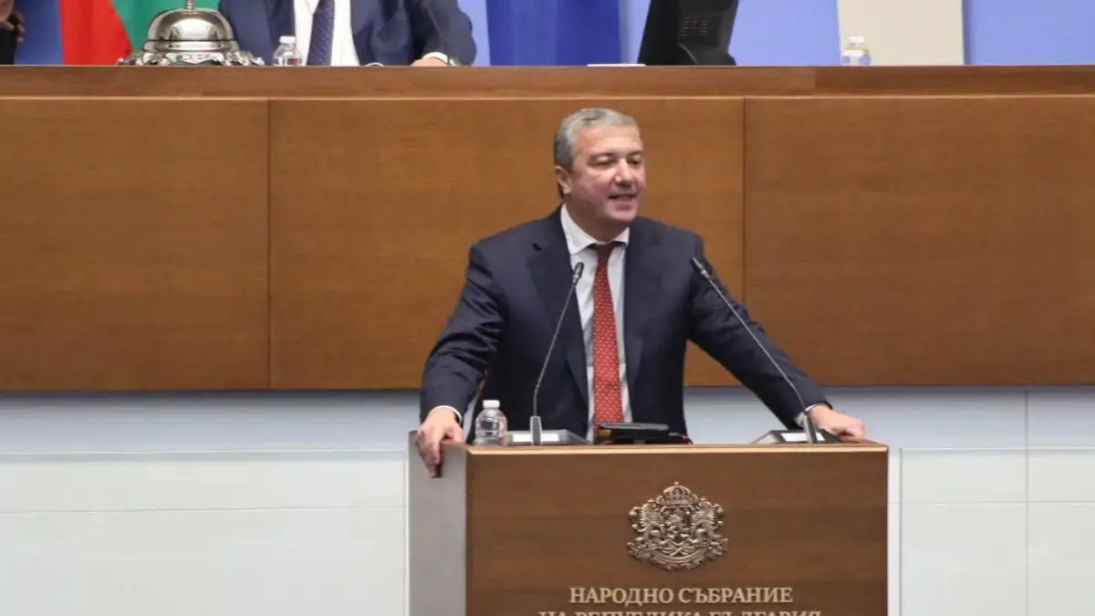 Драгомир Стойнев: Поради липса на политика ПП-ДБ призовават към насилие
