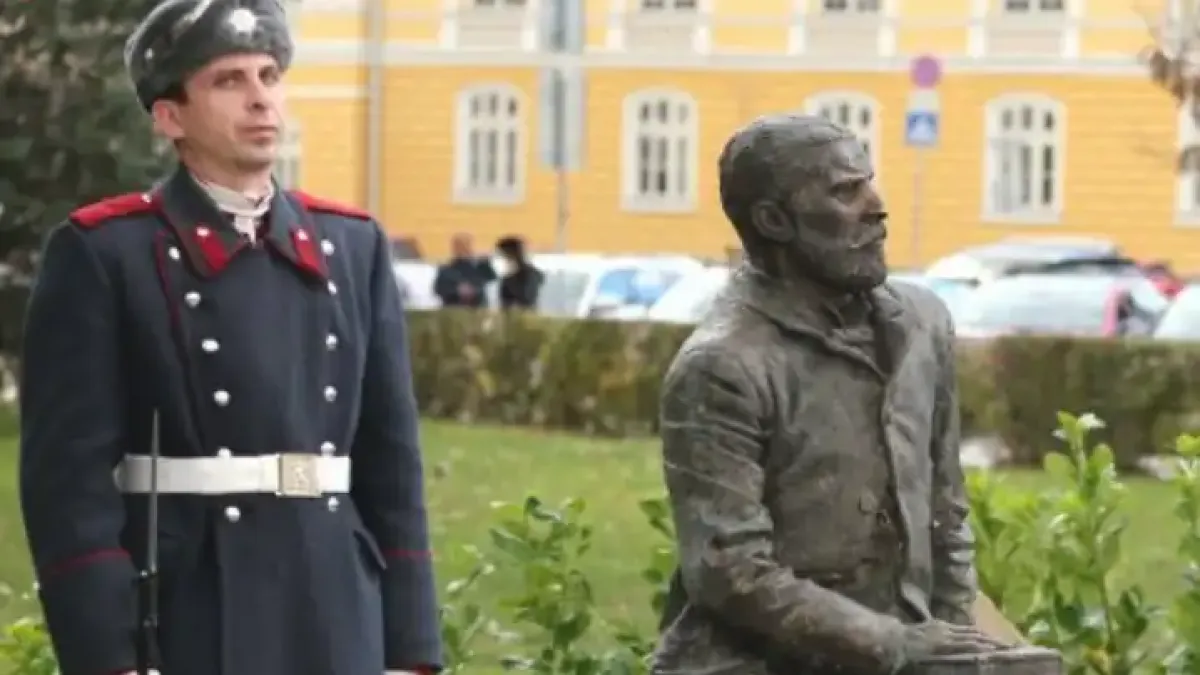В София откриха паметник на велик българин Снимки