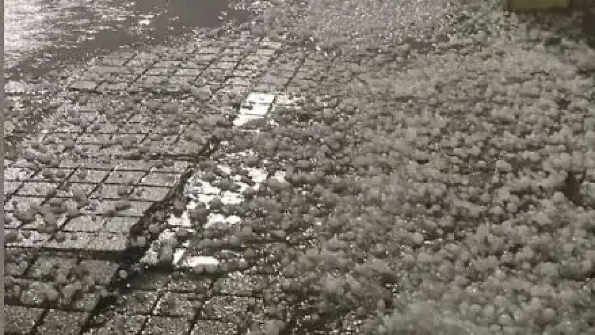 Мощна стихия удари наш град, всичко побеля за секунди Видео