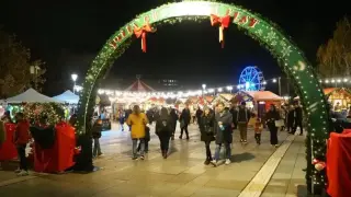 Най-големият коледен базар в София отвори врати