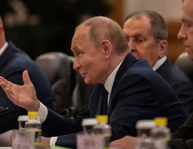 Русия на нокти, Путин влезе в болница