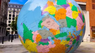 5 карти, които ще преобърнат представата ви за света