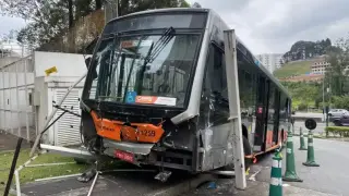 Зрелищни Видеа: Автобус с пътници остана без спирачки, вижте ужаса от първо лице