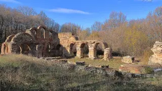 Всеки българин да чете: Един факт, който е толкова за гордост, колкото и за срам Снимки