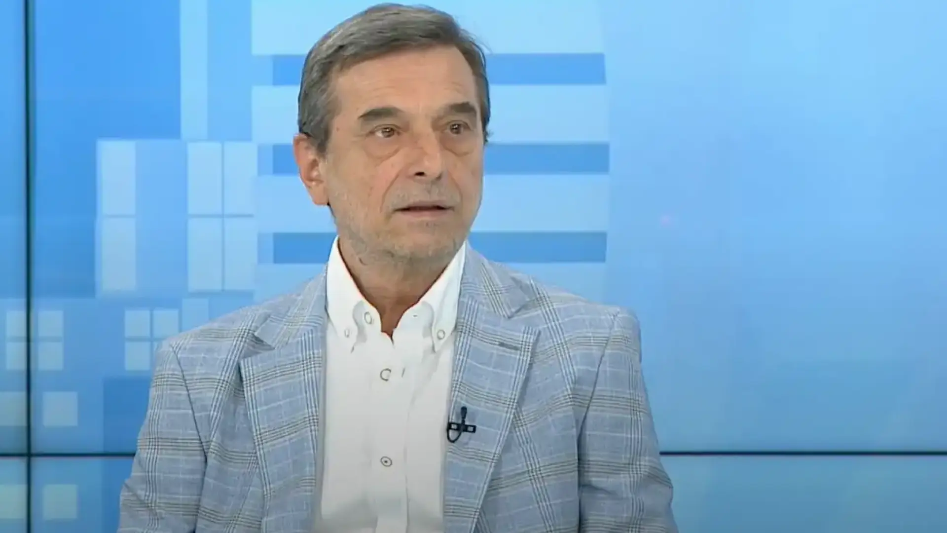 Манолов: "Страхотните заплати" в администрацията са мит, инфлацията изяжда всичко