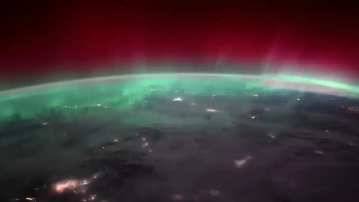 Уникално: NASA засне Северното сияние от Космоса Видео