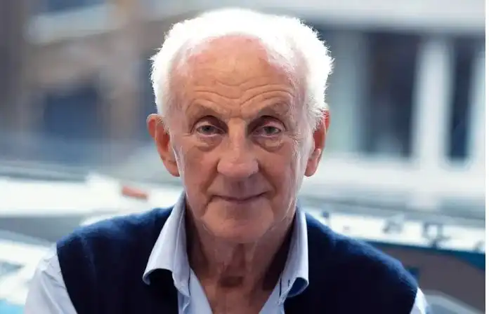 Почина легендарен дизайнер, обличал принцеса Даяна