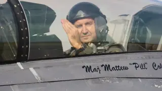 Радев - време е за приземяване