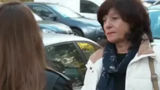 СДВР й звънят, докато автоджамбази крадат колата ѝ, а после...