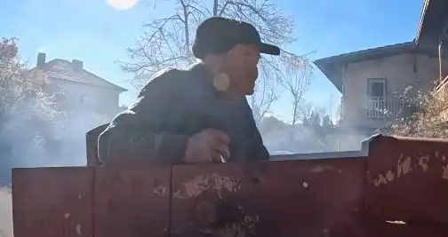 97-г. бай Сандо асфалтира пътища над половин век Видео