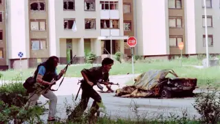 Брутални разкрития за „сафаритата с хора“: Богати мъже плащали по 300 бона, за да стрелят по деца Видео