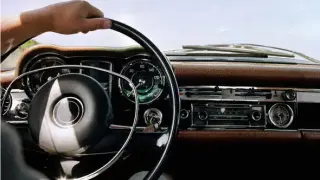 Експерти: Никога не дръжте волана на колата така, много е опасно