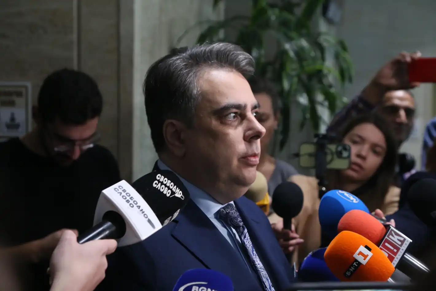 Шкварек: Малко политици у нас имат толкова цветуща биография на измамник, крадец и схемаджия