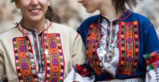 Момичетата на Miss C’est La Vie излизат в народни носии – конкурсът обещава зрелище на българската красота
